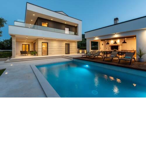 Luxurious Villa Laurea