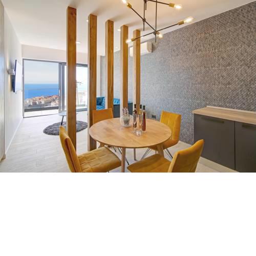 Luxury Amarin Apartment