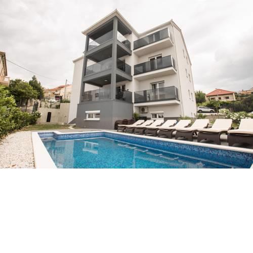 Luxury apartment Paradise