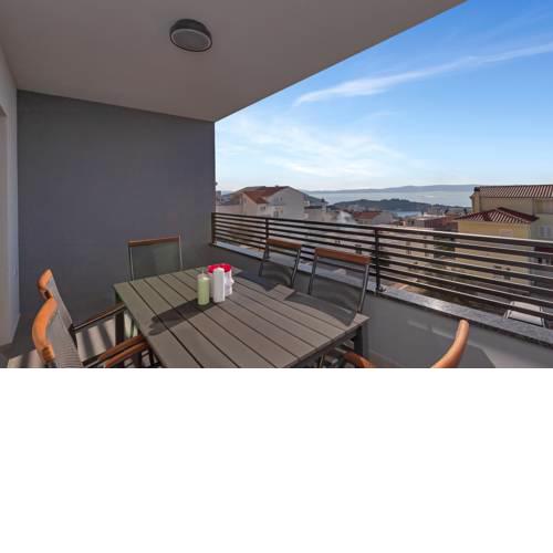 Luxury apartment Sidro with beach parking