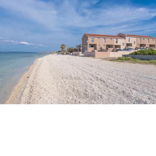 LUXURY APARTMENTS - LA VIR 3 & 4