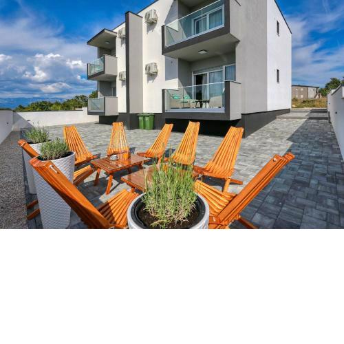 Luxury Apartments Hills