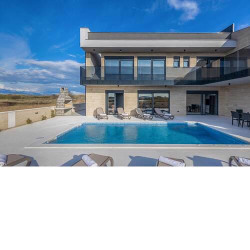 Luxury beachfront 4 bedroom villa with private pool****