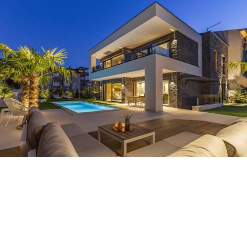 Luxury New Modern Villa with pool