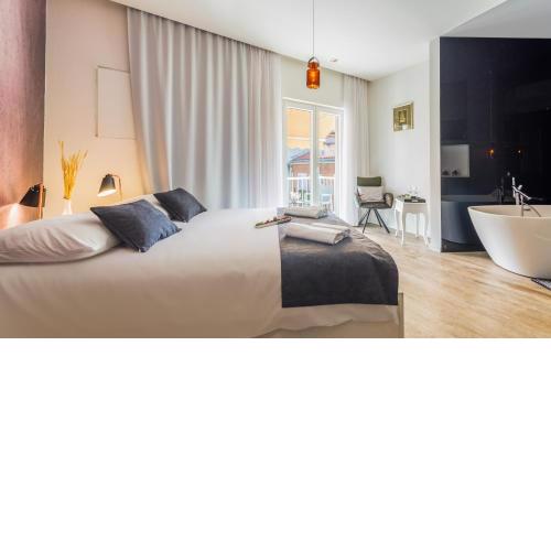 Luxury rooms in Old Town-Feral and Kala
