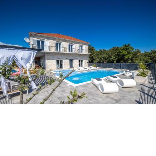 Luxury stone villa Tonka