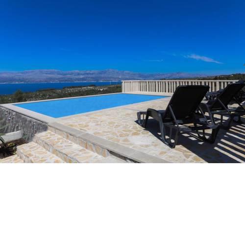 Luxury villa in Supetar with pool