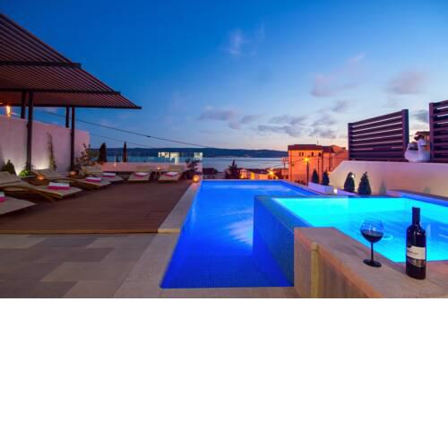 LUXURY VILLA PARADISE 120m from sandy beach, heated pool, billiard, max 12 pax