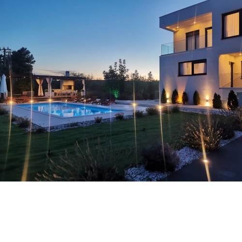 Luxury Villa Reina