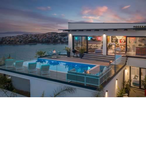 Luxury Villa Riva with Infinity Pool