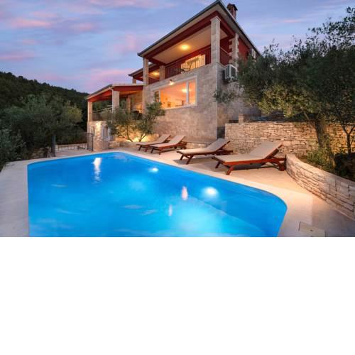 Luxury Villa Stairway to Heaven with Pool