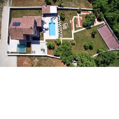 Luxury Villa with 4 bedrooms and private Pool (4550)
