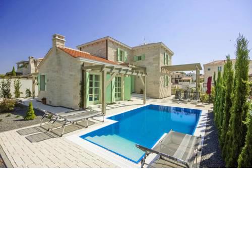 Luxury villa with a swimming pool Liznjan, Medulin - 16329