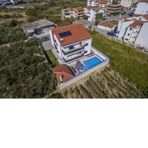 Luxury villa with a swimming pool Stobrec, Split - 14700