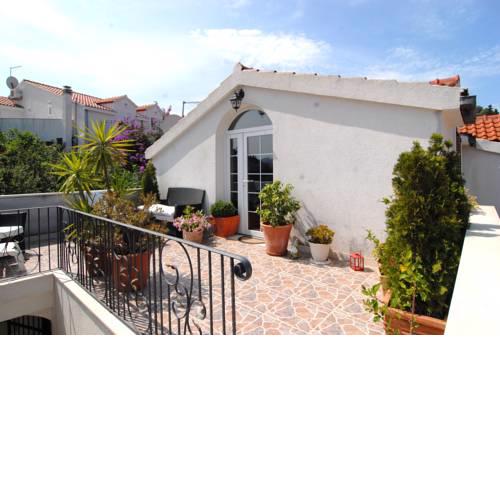 Maja's Place Apartments
