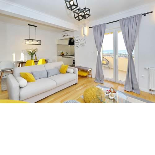 Majestic Sunset Apartment