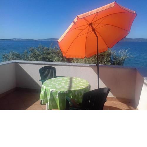 Mate's Seafront Apartment