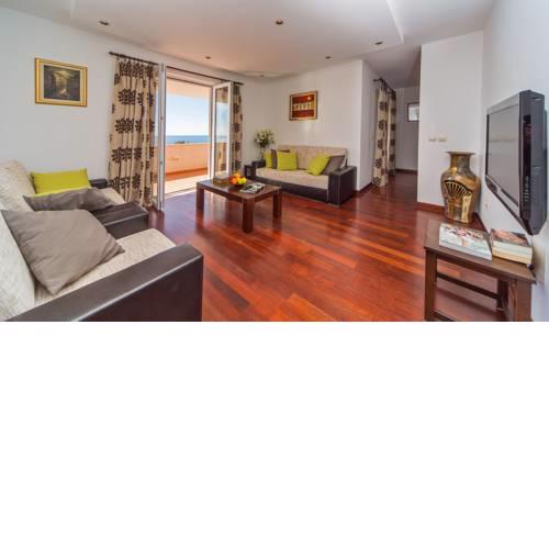Merbau Apartment