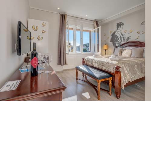 Metropole Luxury Rooms