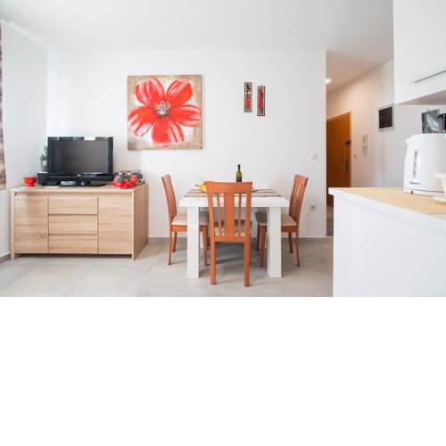 Mira Apartman