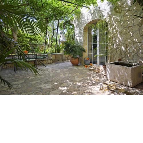 Mai's Cottage