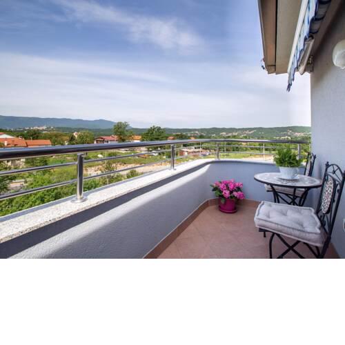 Modern Apartment in Viškovo with Balcony