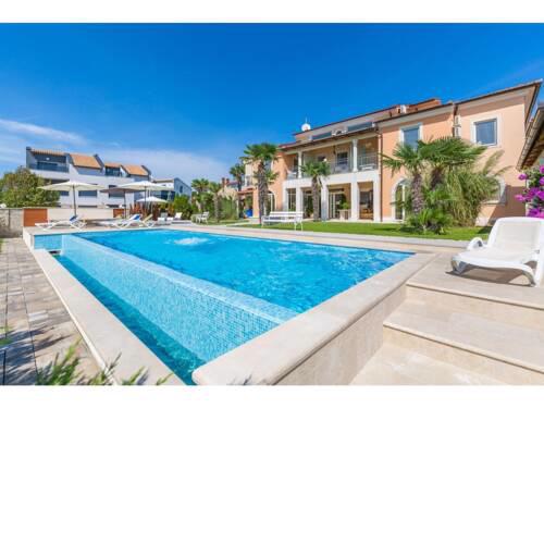 Modern apartment with balcony and sea view for 2 persons in Medulin