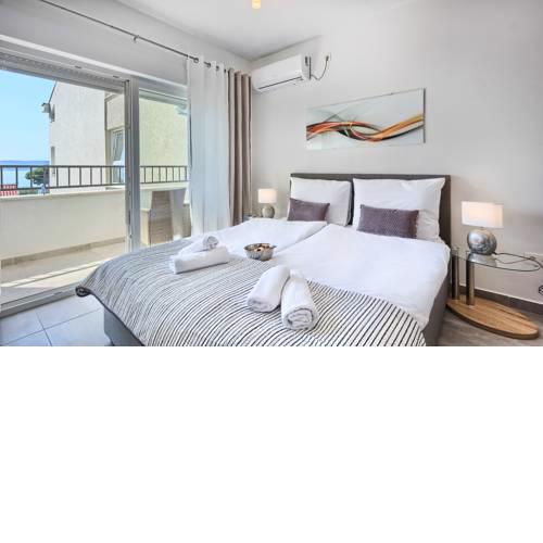 Modern apartments with sea view 150 meters to beach