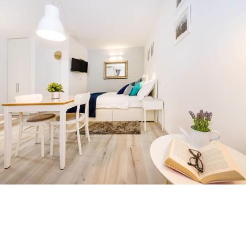 Navis Luxury Apartments