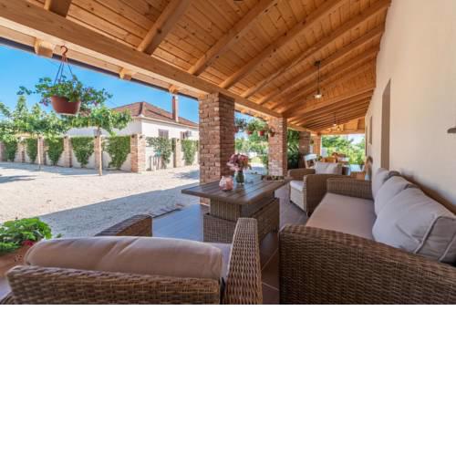 NAVITA CASA AUGUSTINUS