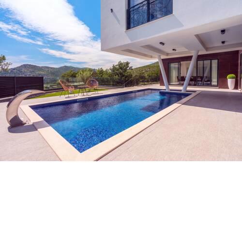 New and stylish Villa Bruna with 32sqm heated pool, sauna, billiard and media room