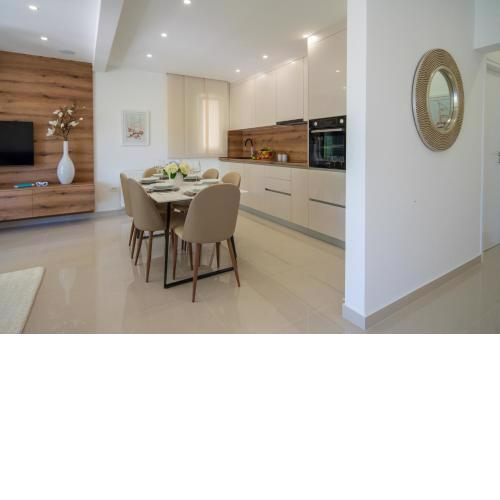 NEW! Luxury Garden apartment