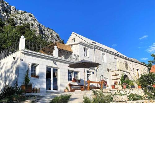 New Villa OLE, stone house, sea view, jacuzzi