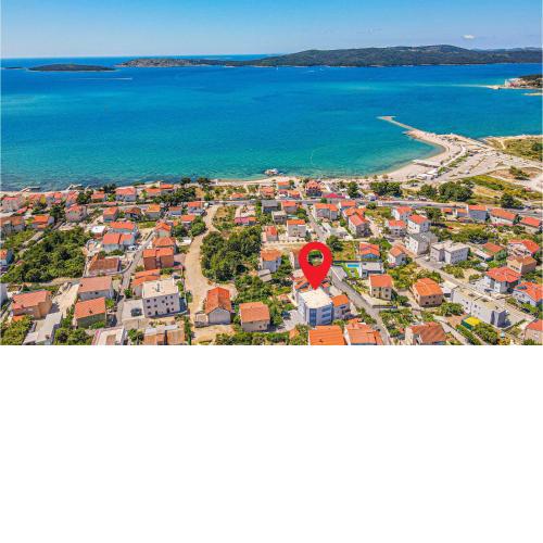 Nice apartment in Brodarica with WiFi and 2 Bedrooms