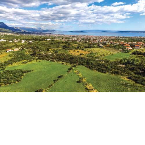 Nice apartment in Kastel Stafilic with WiFi and 1 Bedrooms