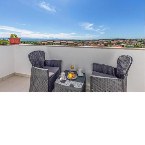 Nice apartment in Liznjan with 2 Bedrooms