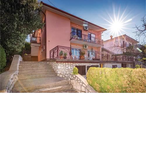 Nice apartment in Novi Vinodolski w/ 2 Bedrooms