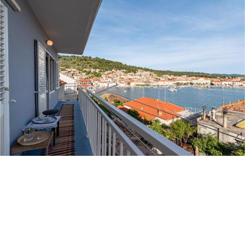 Nice apartment in Vela Luka with WiFi and 2 Bedrooms