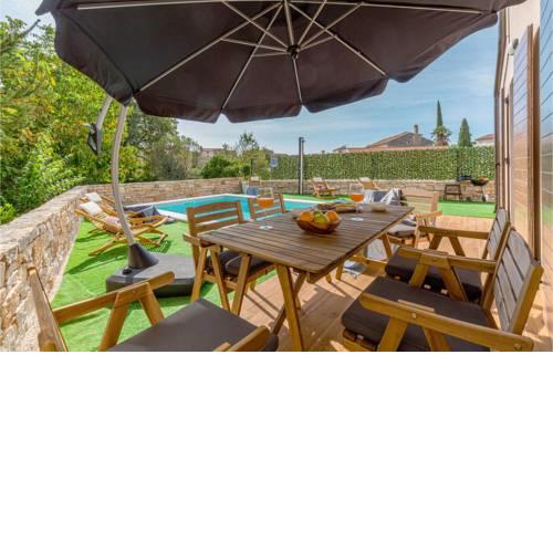 Nice home in Bale w/ Outdoor swimming pool and 4 Bedrooms