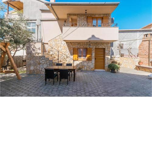Nice home in Bibinje with WiFi