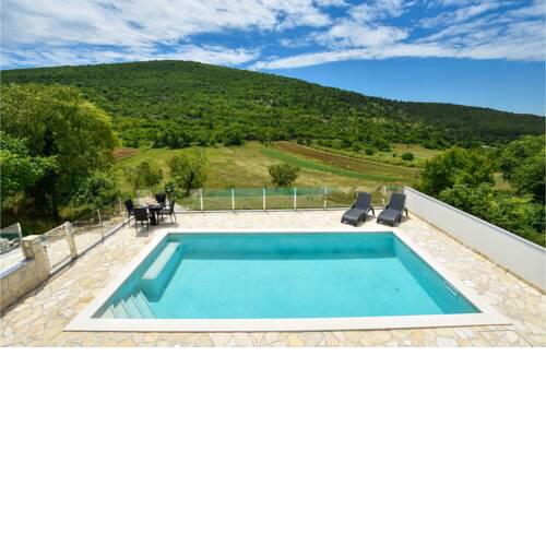 Nice home in Brstanovo w/ Outdoor swimming pool, WiFi and 4 Bedrooms