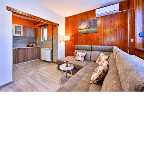 Nice home in Gudovac with WiFi, Outdoor swimming pool and 2 Bedrooms