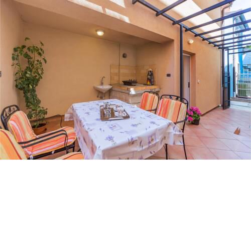 Nice home in Pula w/ WiFi and 2 Bedrooms