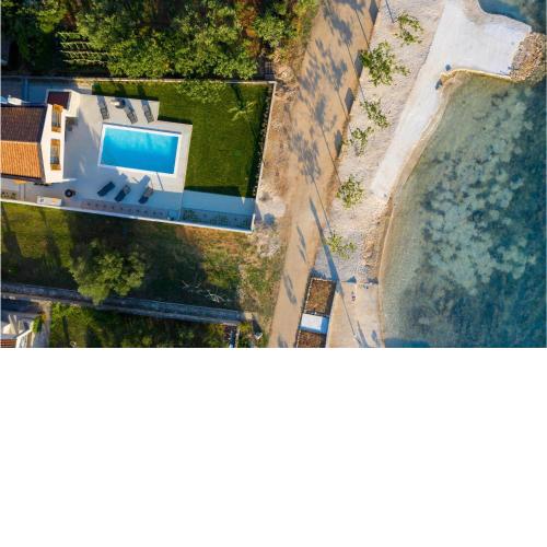 Nice home in Turanj with 4 Bedrooms