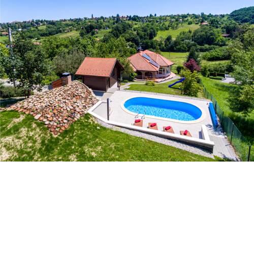 Nice home in Varazdin Breg w/ Outdoor swimming pool, Sauna and 2 Bedrooms