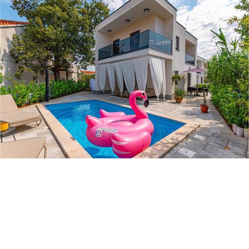 Nice home in Vodice - Srima with Outdoor swimming pool and 3 Bedrooms