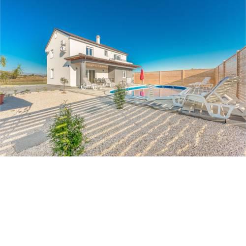 Nice home in Zemunik w/ Outdoor swimming pool and 4 Bedrooms
