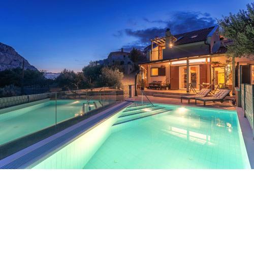 NORMABEL Contemporary Getaway House Near Split