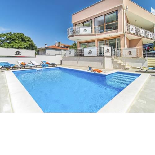 Novigrad Villa Sleeps 6 Pool Air Con WiFi