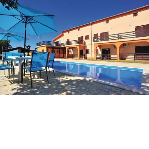 One-Bedroom Apartment in Bilice
